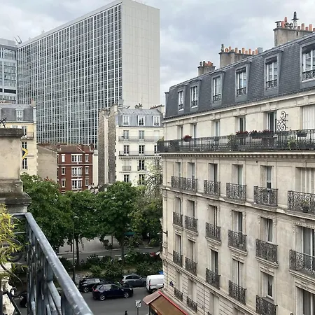 Balcony Near Montparnasse Daire